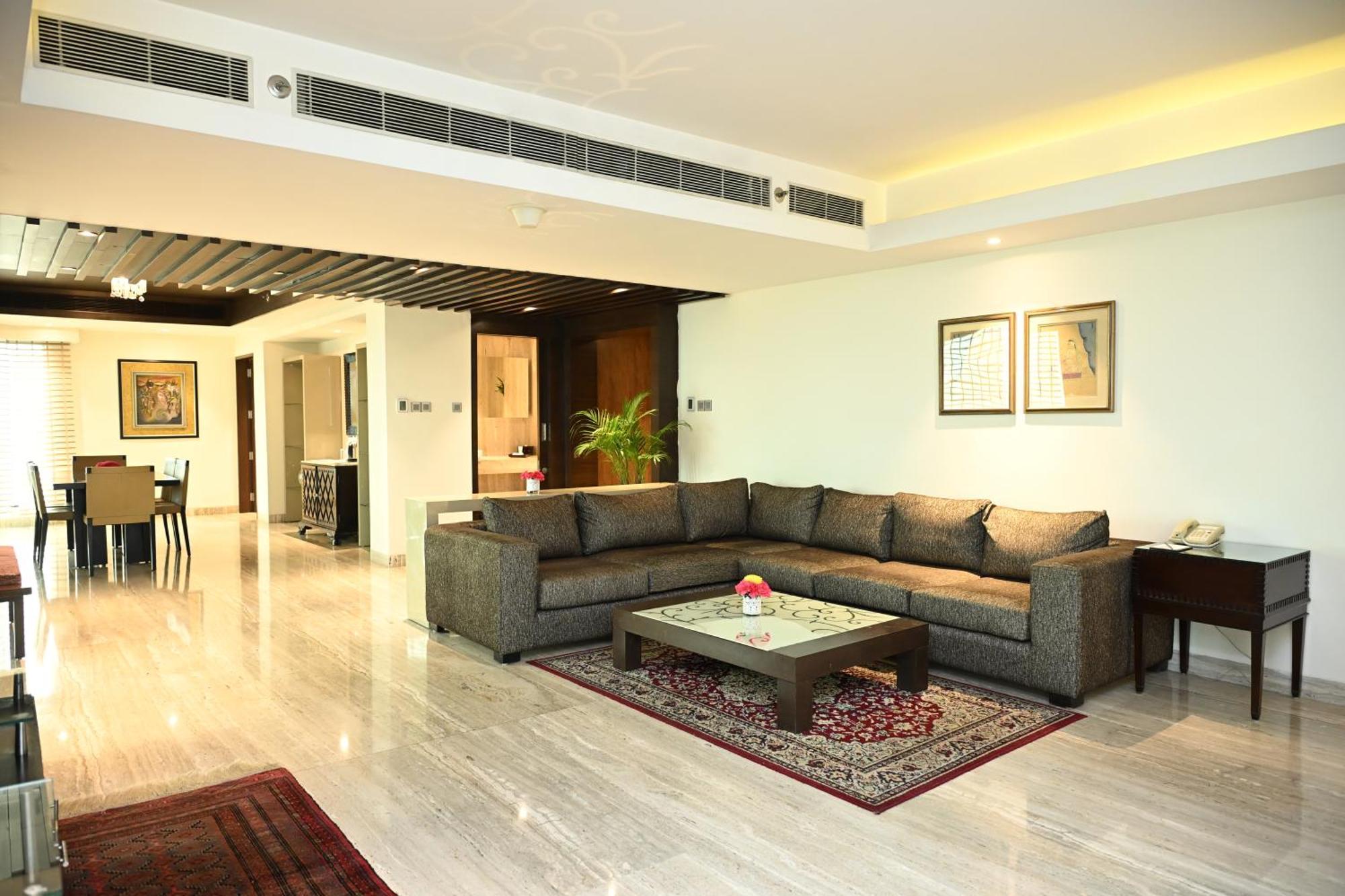 Hotel The Lalit 5*