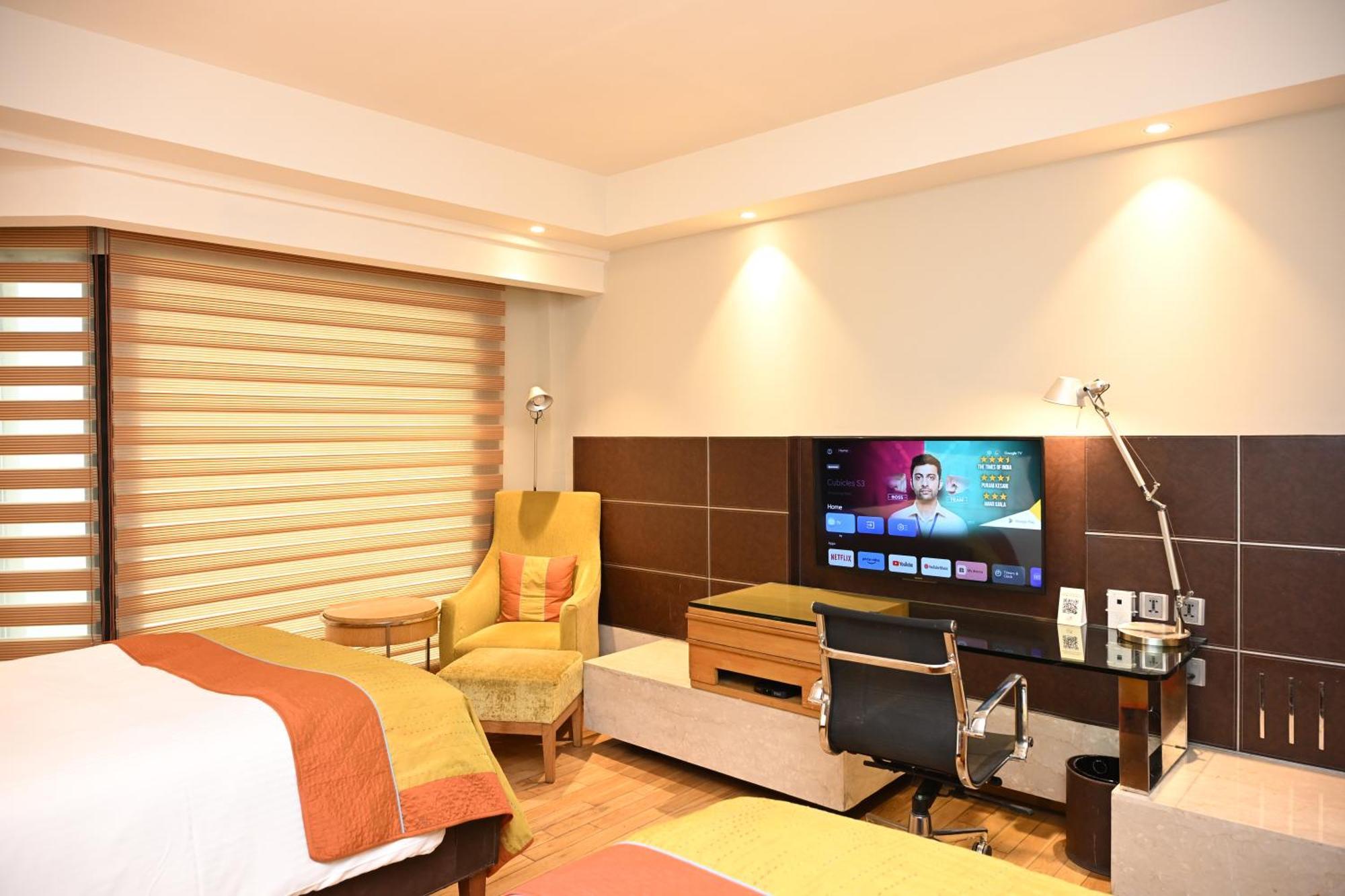 The Lalit 5*
